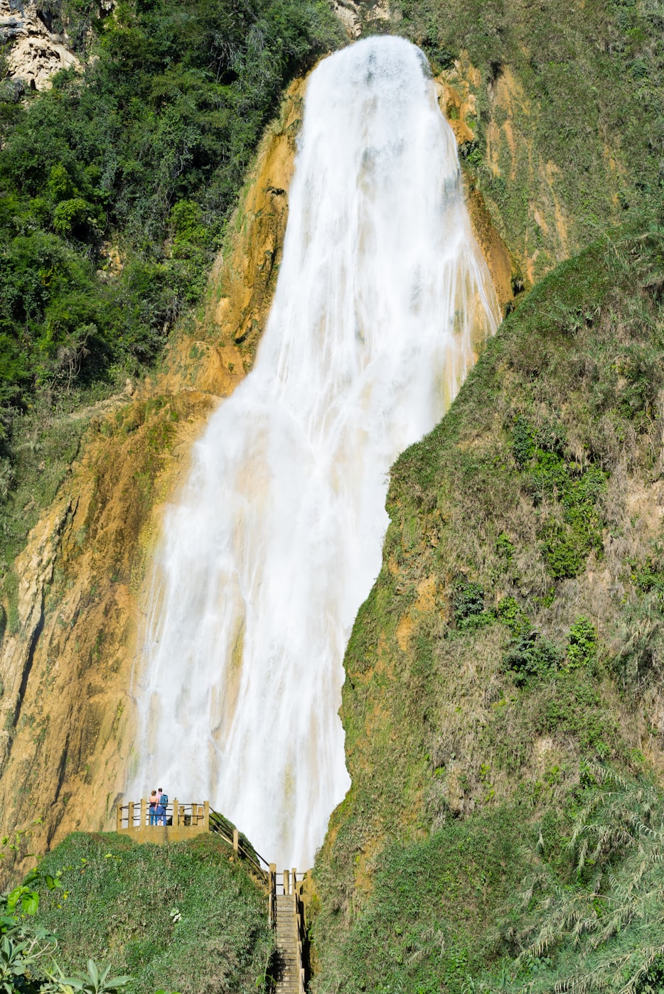 三峡瀑布，探秘自然奇观的旅游攻略 三峡瀑布旅游攻略-皇冠直播